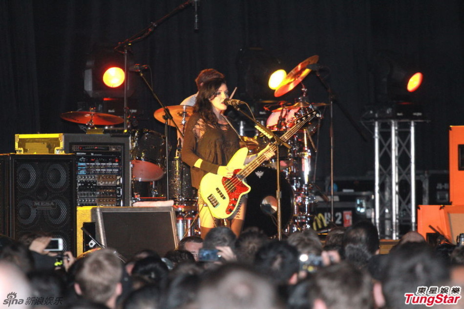 新浪娱乐讯 美国碎南瓜摇滚乐队(the smashing pumpkins),13日于香港