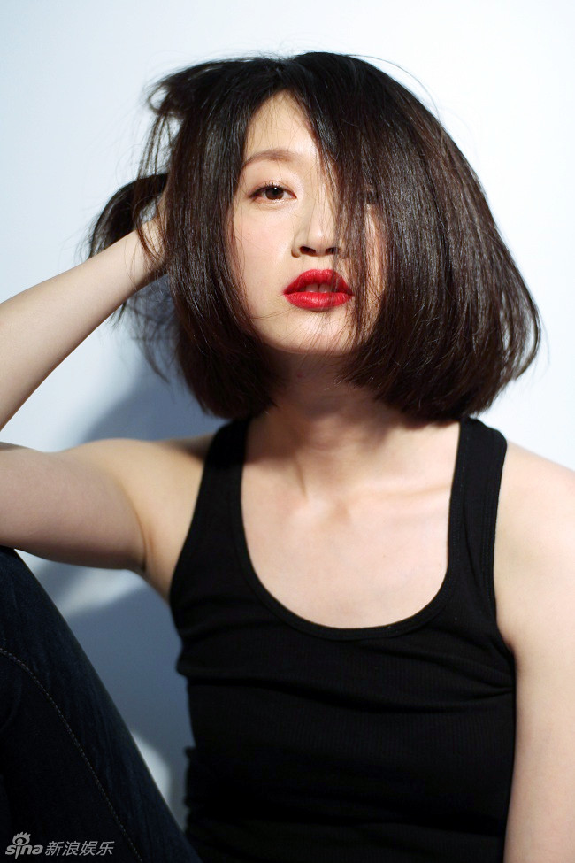 组图:沈佳妮性感裸妆大片清新动人_高清图集_新浪网