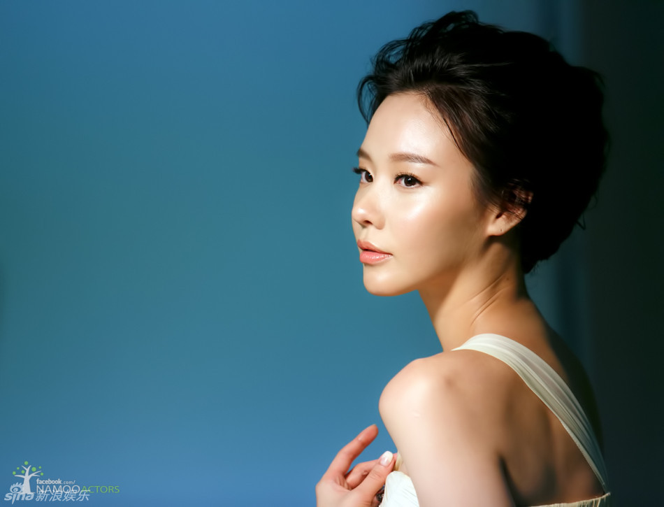 08.16】【明星】金雅中性感优雅展熟女诱惑