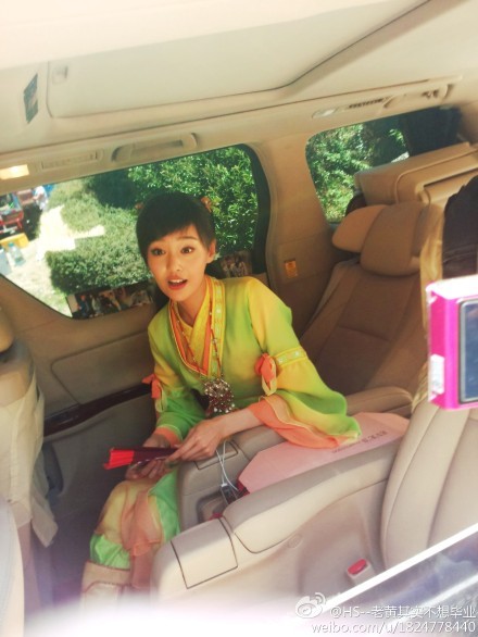 郑爽近照神似唐嫣加金莎