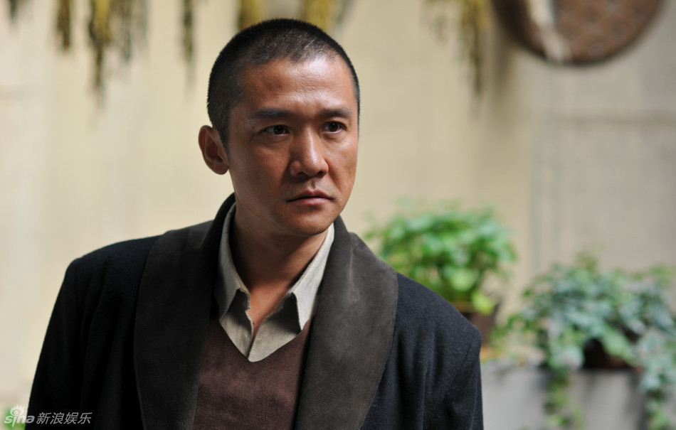 28 / 28 新浪娱乐讯 由黄志忠,柯蓝,王劲松,斯琴高娃,倪大红,申军谊