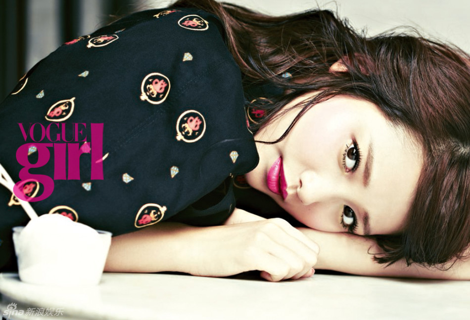 【2013.08.19】【明星】《monstar》河妍秀写真眼妆新颖