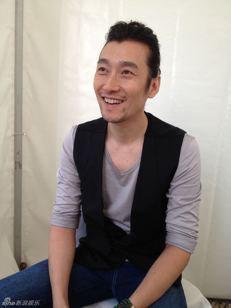 《最美的时光》,《我们之间》,《水牛儿》和早年的成名曲《裙角飞扬》