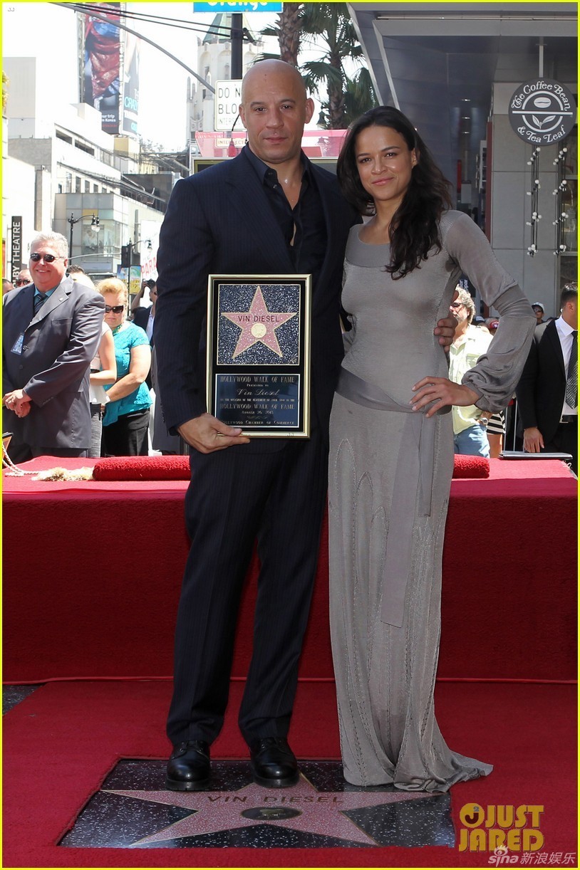 女星米歇尔-罗德里格兹等到贺,他的模特女友帕罗玛也带着两个孩子现身