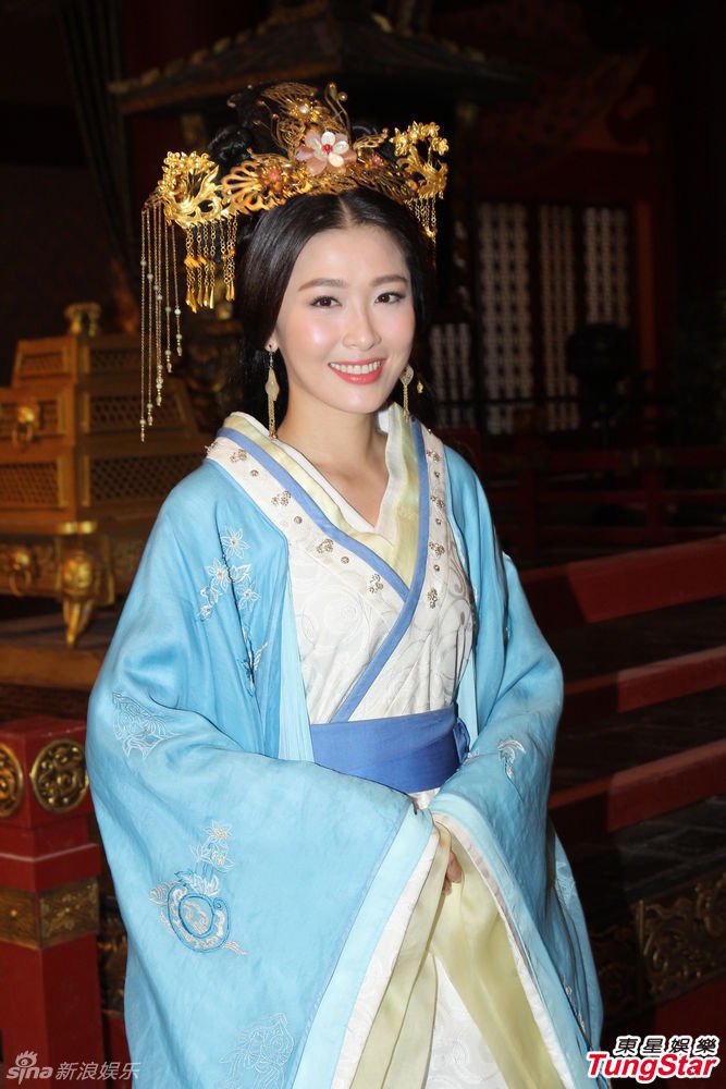 新浪娱乐讯 由林峰周丽淇主演的《大汉贤后卫子夫》于横店杀青,杀青宴