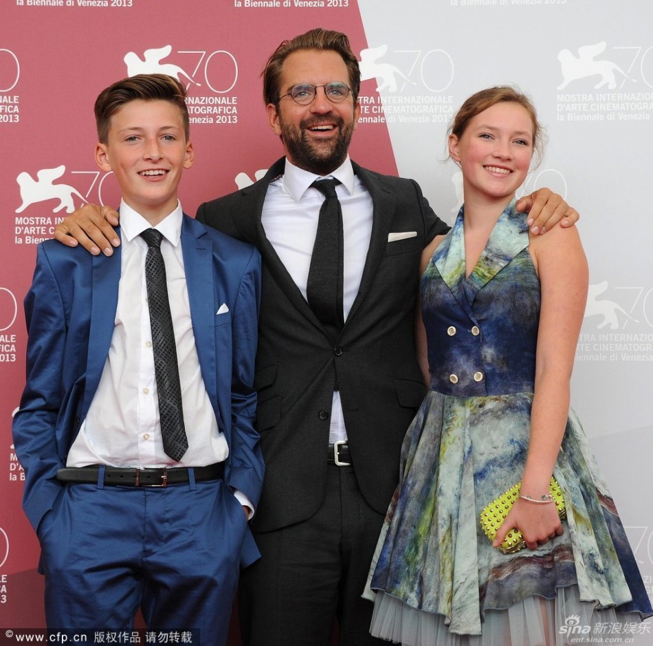 新浪娱乐讯 当地时间8月29日,地平线单元电影《狼孩》(wolfskinder)