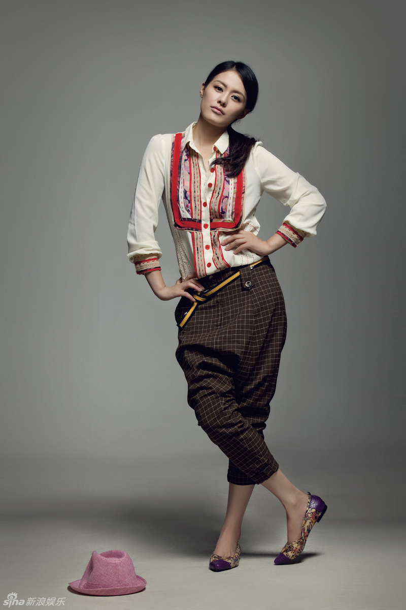 新浪娱乐讯 日前,王力可俏皮中性风写真曝光.