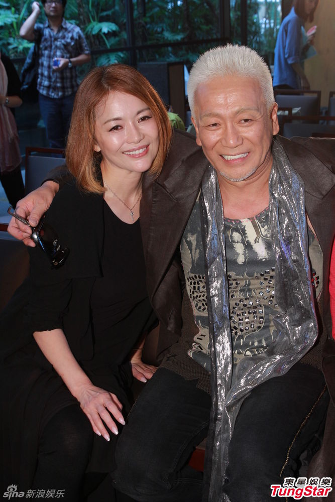 组图:玉置浩二与妻子恩爱 个唱邀李克勤_高清图集_新浪网