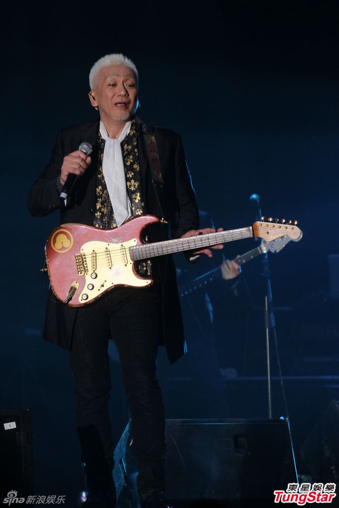 组图:李克勤助阵安全地带开唱 周慧敏现身捧场_高清图集_新浪网