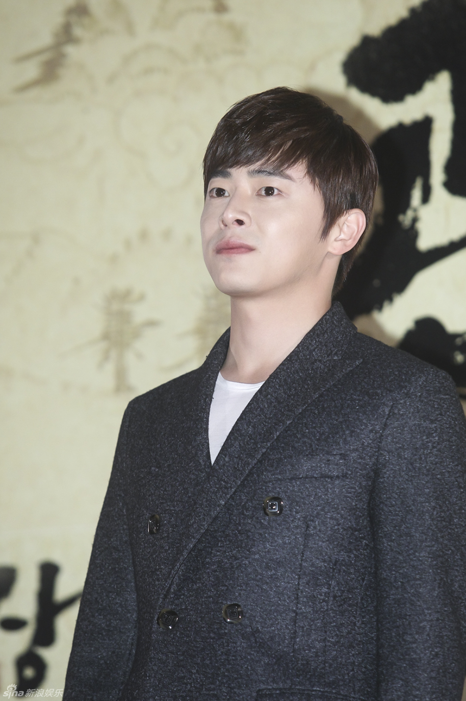 独家高清:《观相》试映 李钟硕嘟嘴比v卖萌_高清图集_新浪网