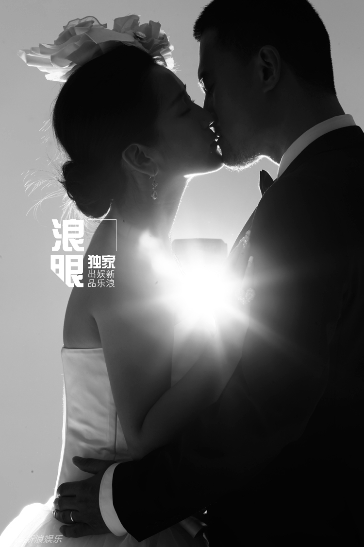 独家:何洁浪漫婚照曝光 深情相拥热吻定情_高清图集_新浪网