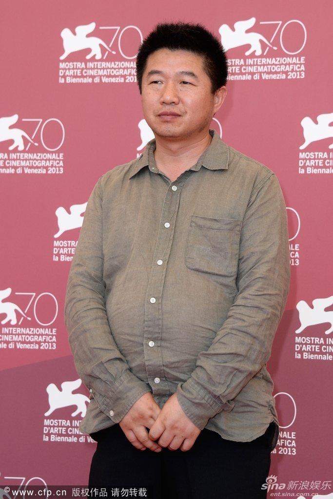 组图:电影《疯爱》发布会 导演王兵独自亮相_高清图集_新浪网