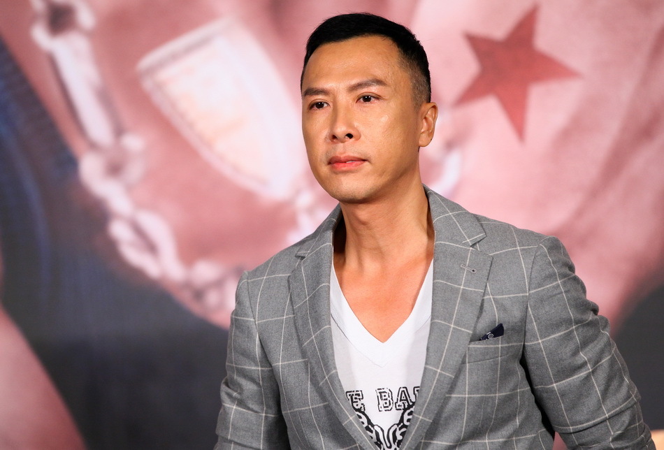 甄子丹泪洒现场 杨坤忙安慰