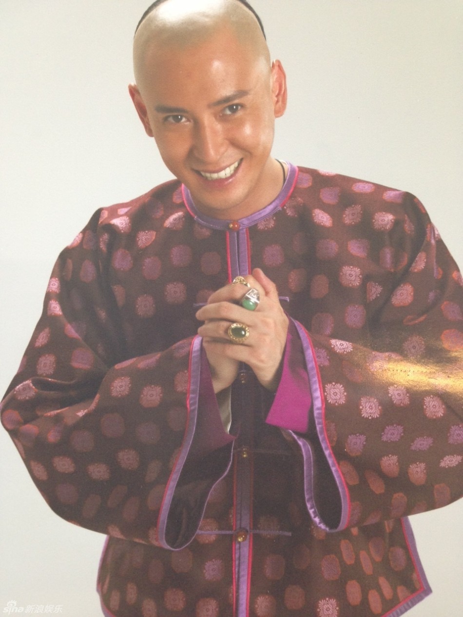 新浪娱乐讯 由韩栋,张檬,张馨予,贾青等主演的新版《鹿鼎记》已于近日