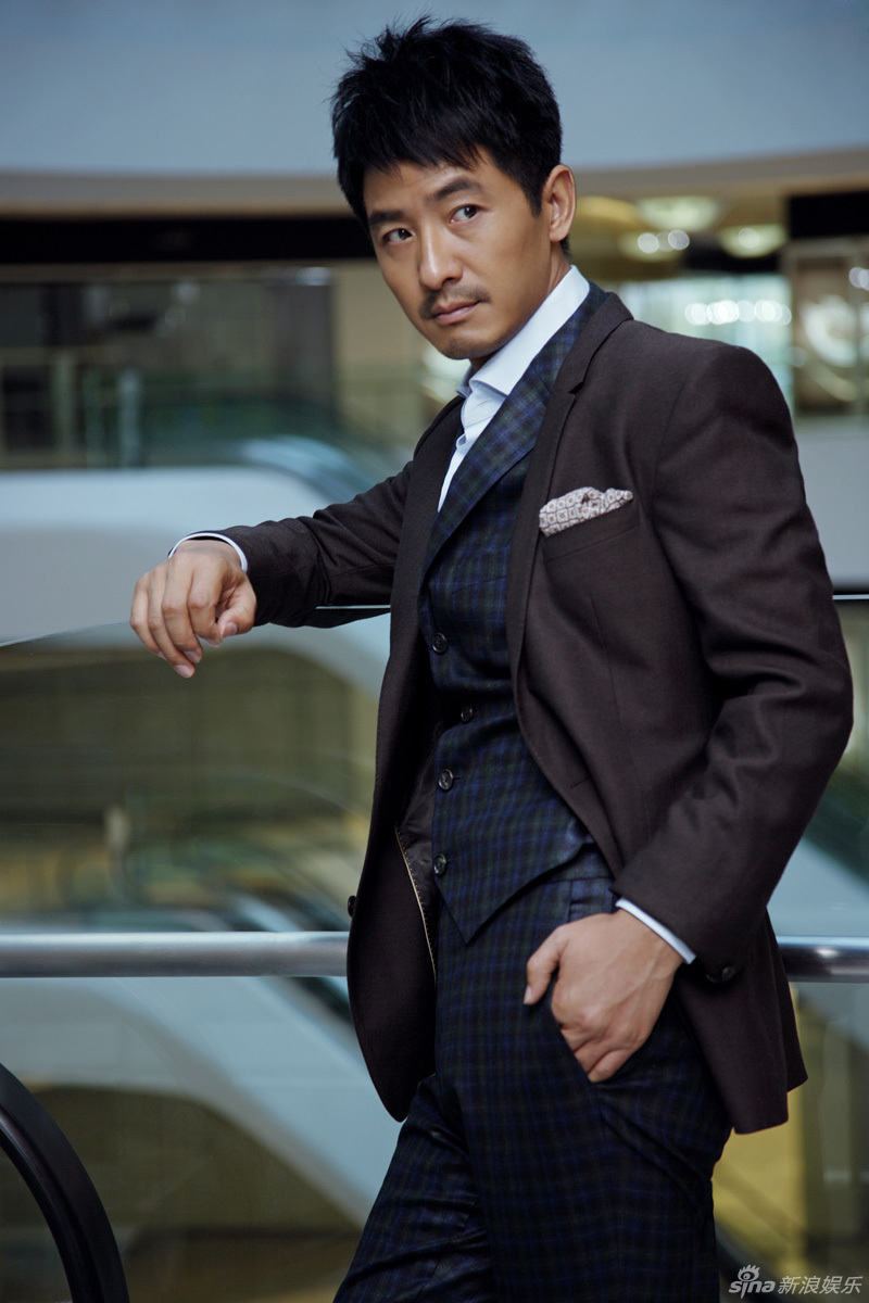 厨神郭晓冬发新写真 笑容灿烂儒雅温暖