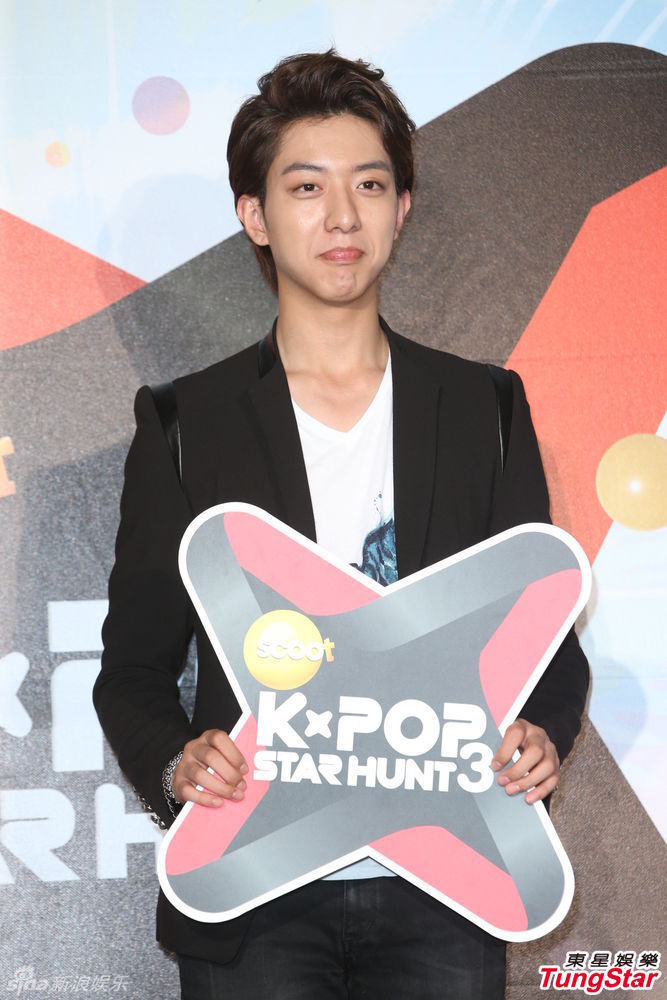 cnblue李正信帅气赴台