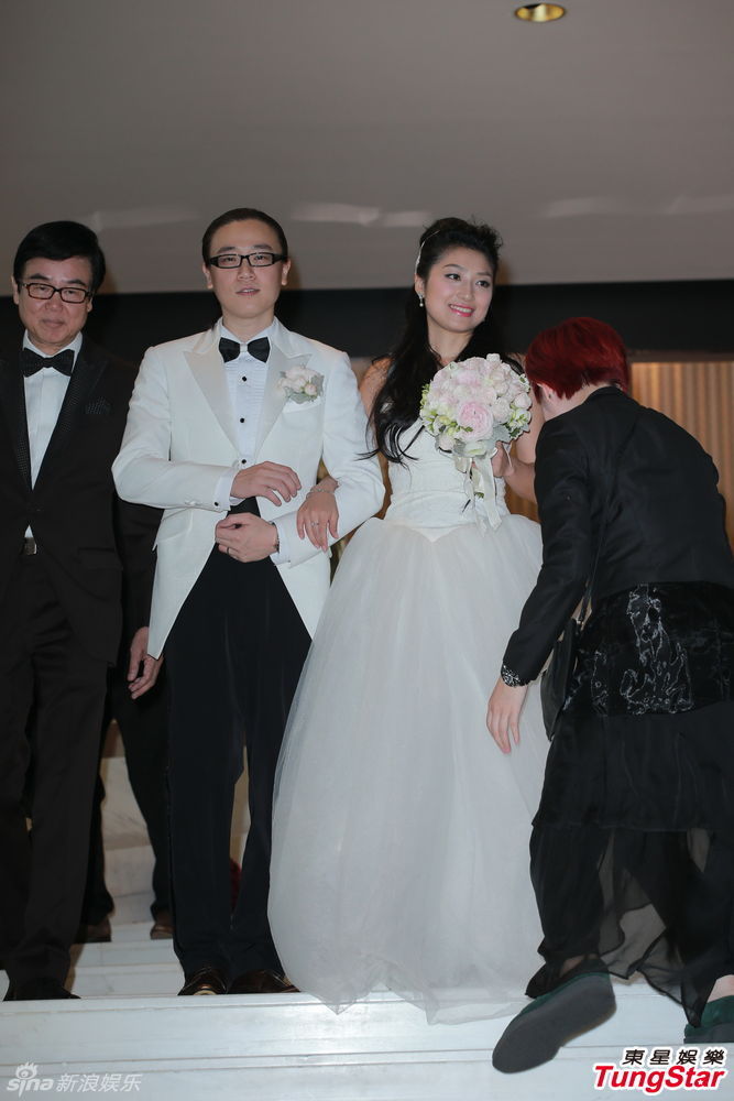 黄百鸣子大婚众星出席 林峰吴千语恩爱