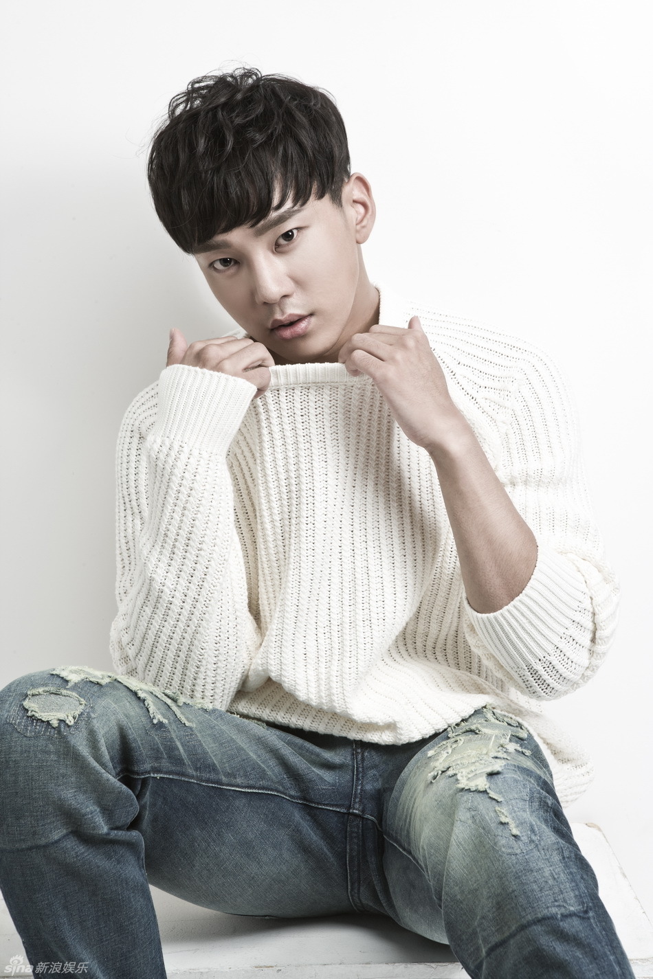 韩国花美男新星安圣浩拍摄时尚大片