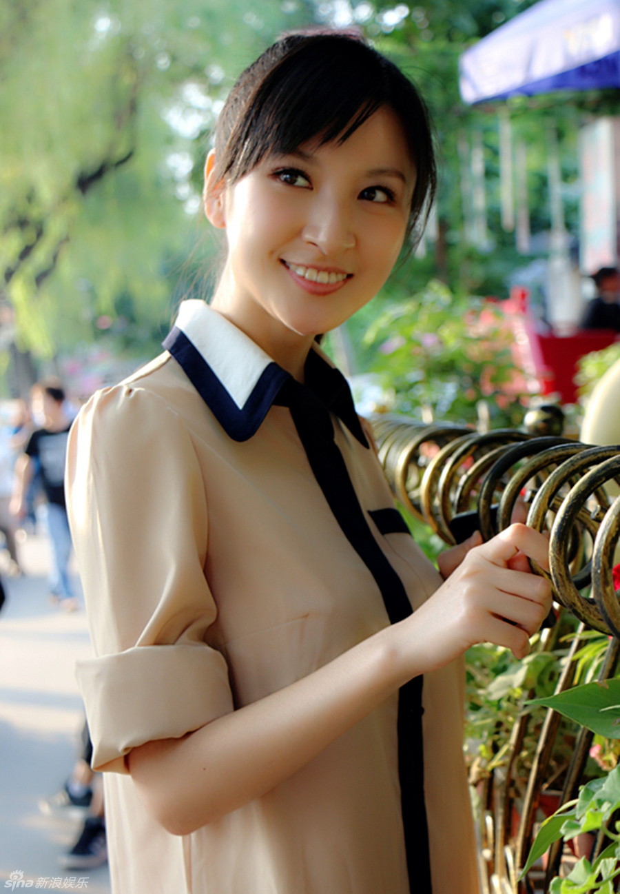 组图:马薇薇早秋写真清新典雅_高清图集_新浪网