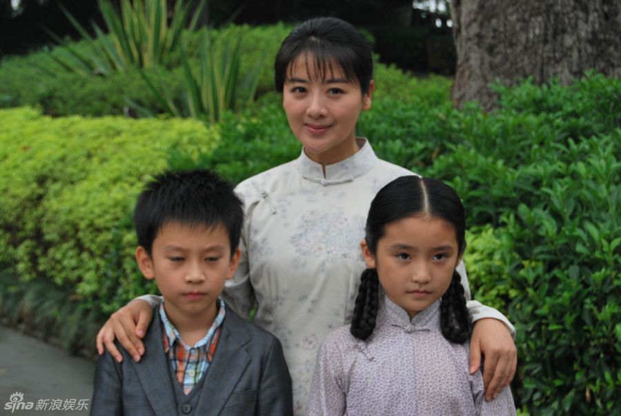 组图:《奶奶再爱我一次》小李琳经历60年沧桑_高清图集_新浪网