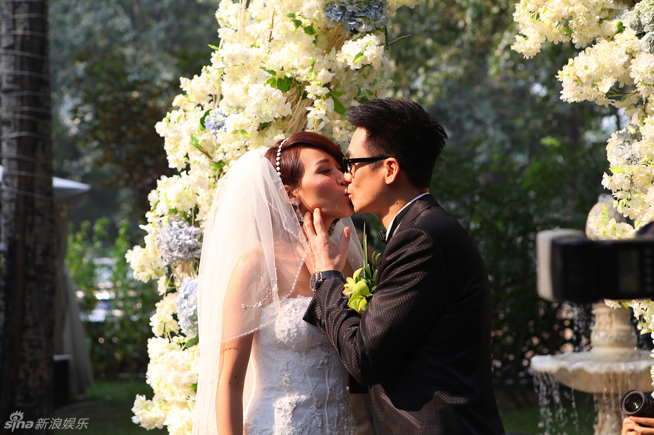 组图:金池北京大婚 计划三年内生子_高清图集_新浪网