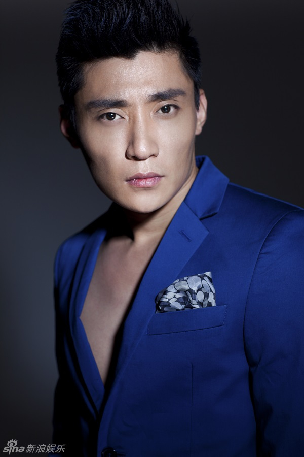 组图:刘长德硬汉写真新片搭档郭富城很过瘾