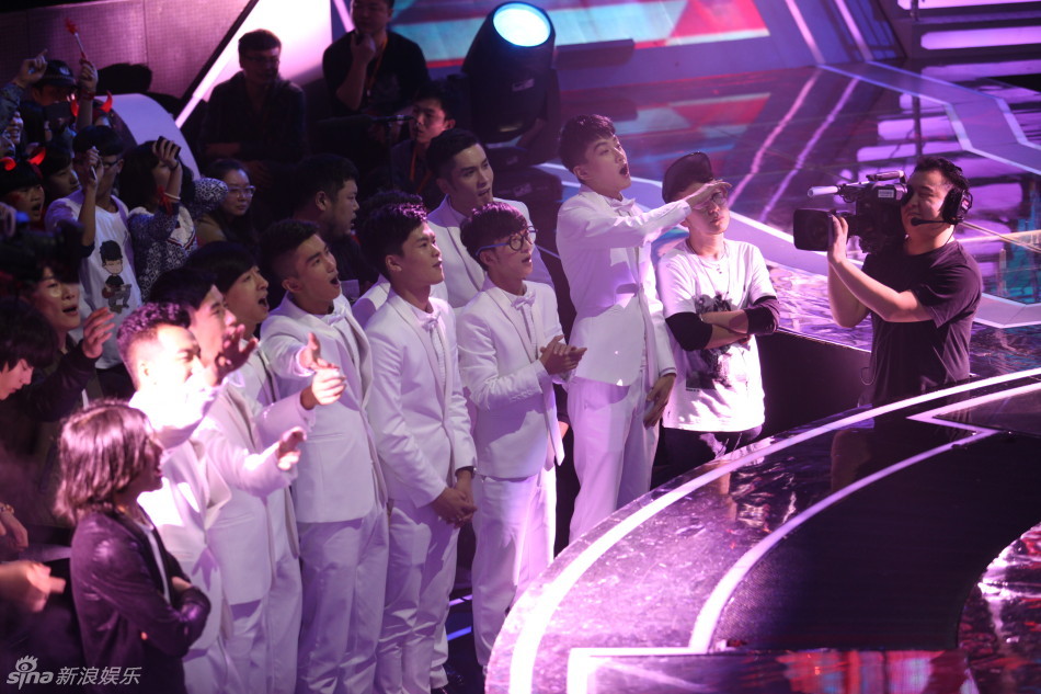 新浪娱乐讯 2013年快乐男声总决赛落幕,夺得冠军,获亚军,白举纲获得