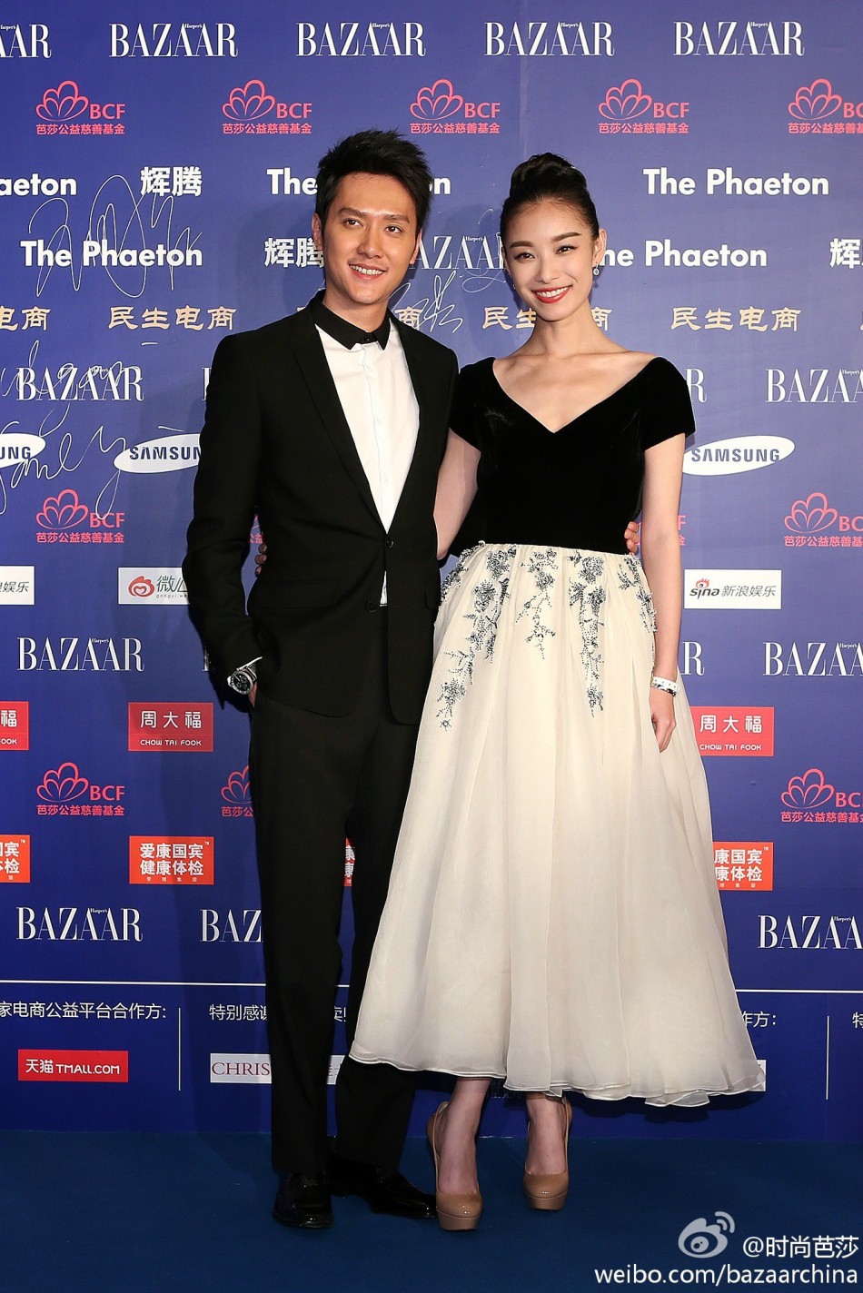 组图:冯绍峰倪妮情侣档亮相红毯甜蜜搂腰_高清图集_新浪网