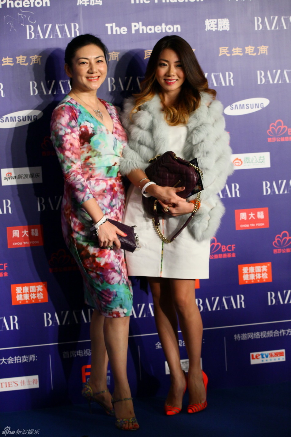 群星亮相bazaar明星慈善夜红毯星光熠熠