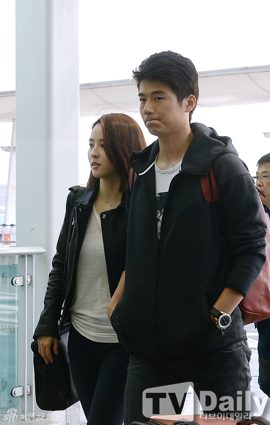 韩惠珍,奇诚庸亮相机场