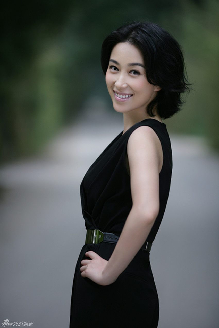 组图:丁柳元气质写真诠释知性女神风采_高清图集_新浪网