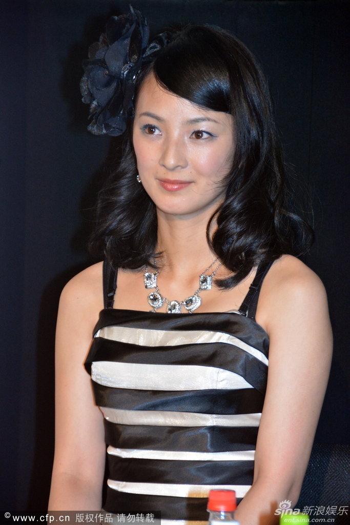 组图:《被忽视的人》记者会 三轮瞳美艳亮相_高清图集_新浪网
