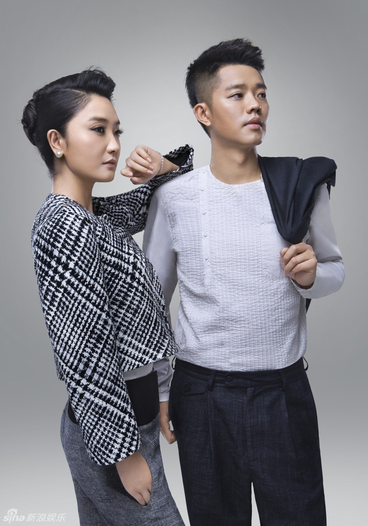 组图:凤凰传奇拍写真透露动向 不计成本为新辑_高清图集_新浪网