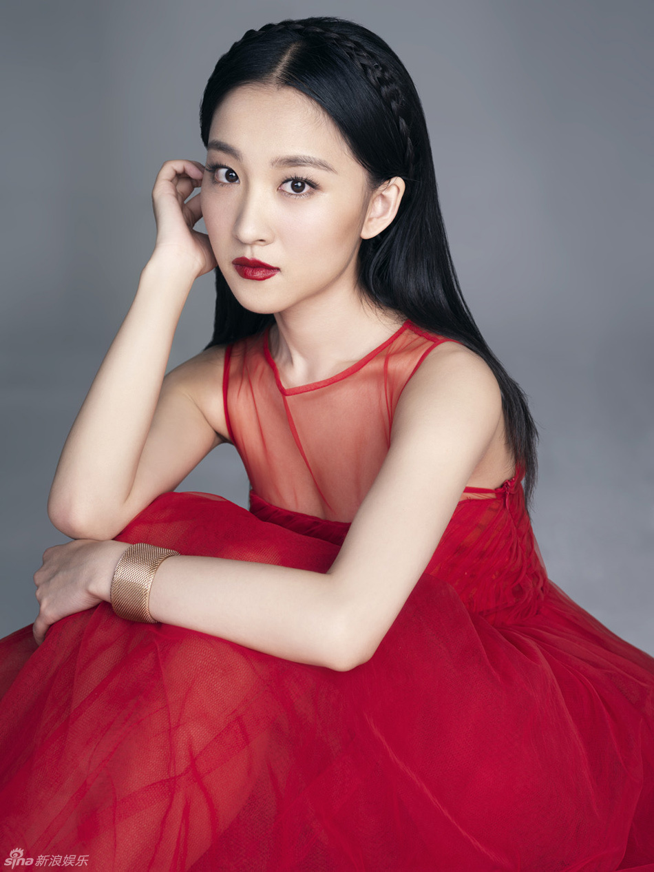 组图:张可佳时尚写真透视薄纱露性感事业线_高清图集_新浪网