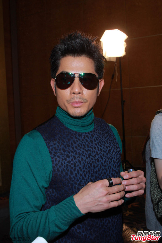 组图:郭富城斑点装亮相 墨镜遮面尽显型男范_高清图集_新浪网