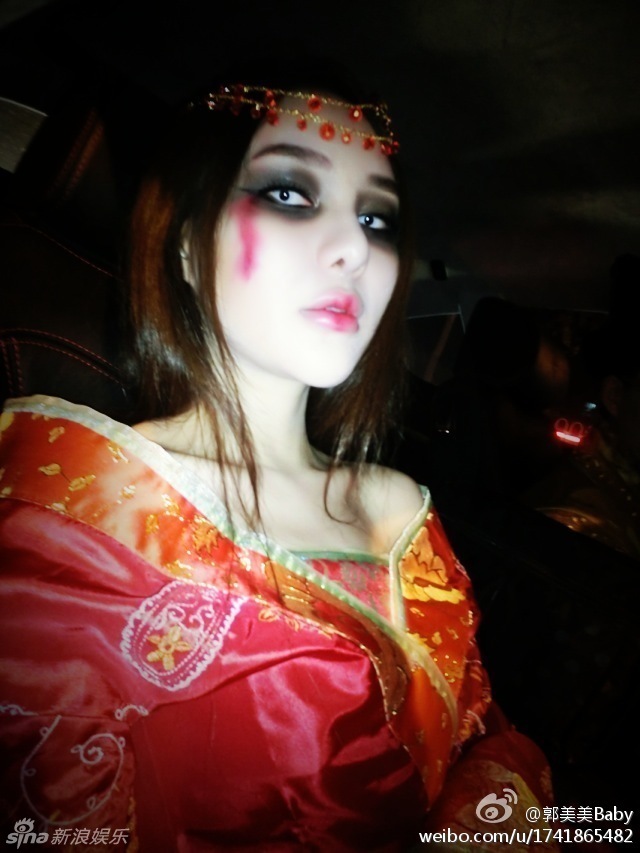 郭美美晒恐怖僵尸造型