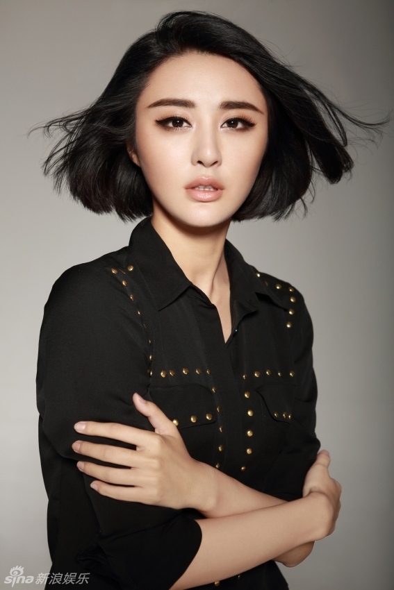 火凤凰甘露性感写真演绎百变俏丽