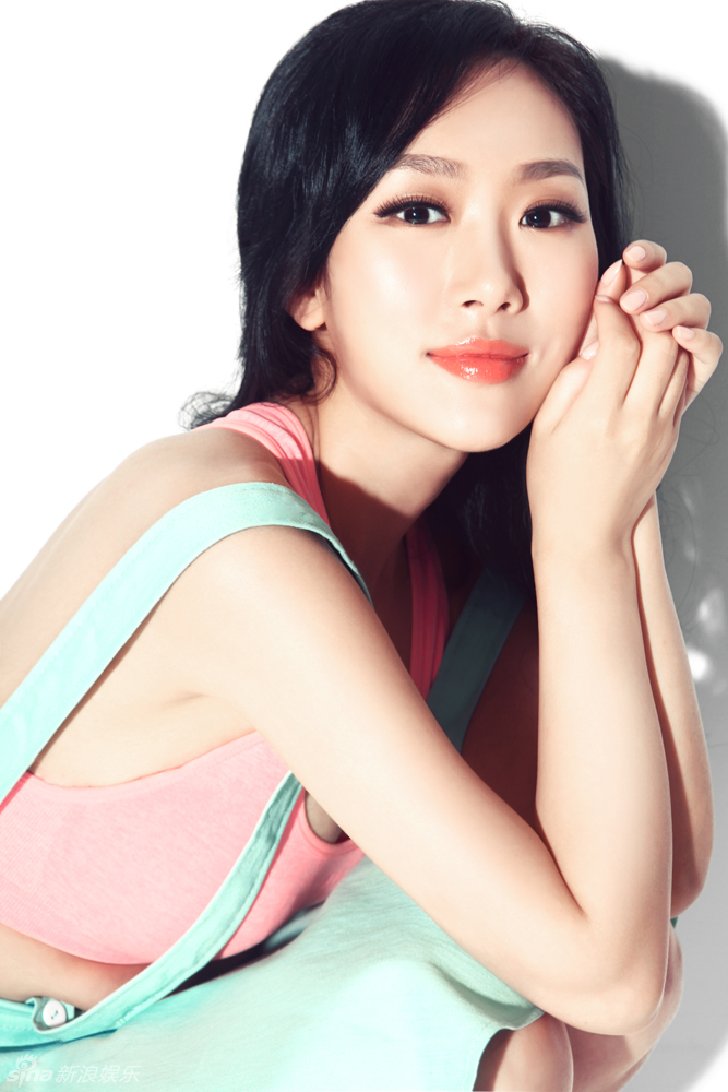 新浪娱乐讯 近日,内地新锐女星刘一缇曝光一组俏皮风写真,清新优雅的