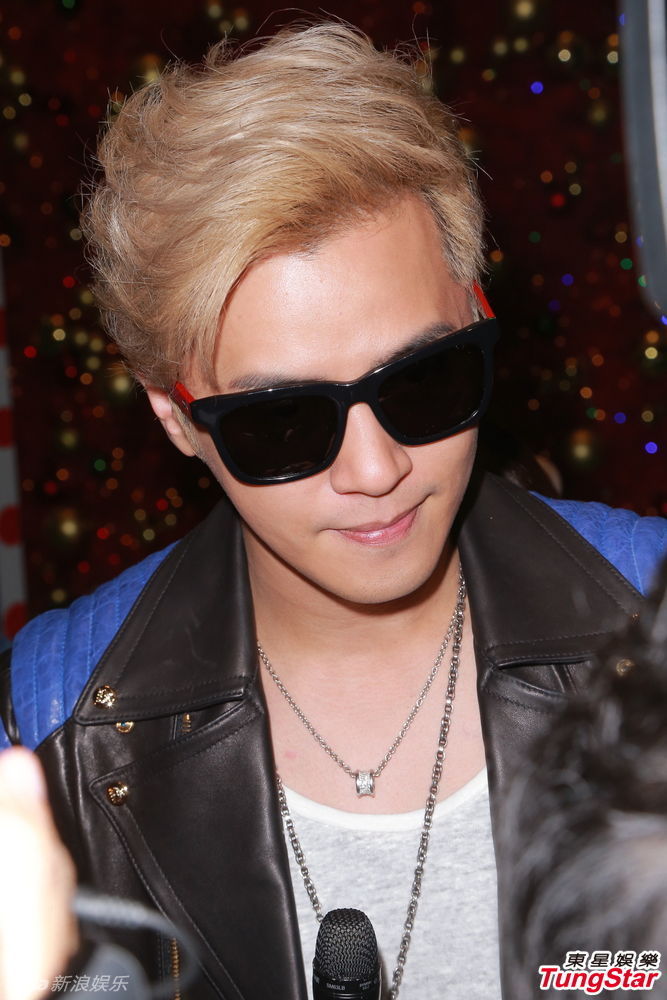 组图:罗志祥办签售 女粉丝大哭称被非礼_高清图集_新浪网