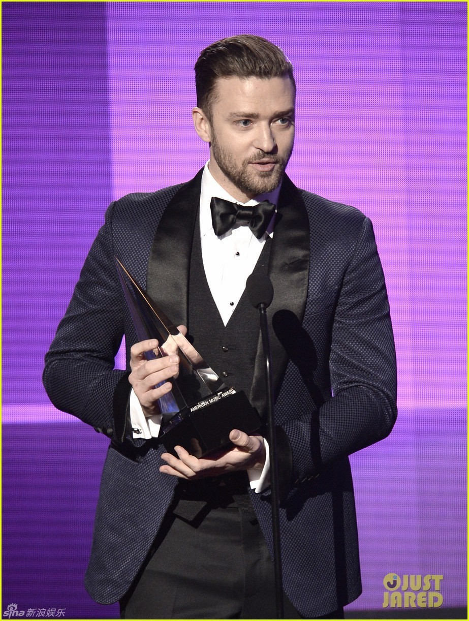 贾斯汀获最受欢迎流行摇滚男歌手 献唱歌曲