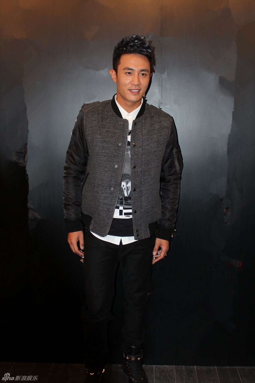 组图:杜淳品牌活动现场手背纹身时尚潮人范_高清图集_新浪网