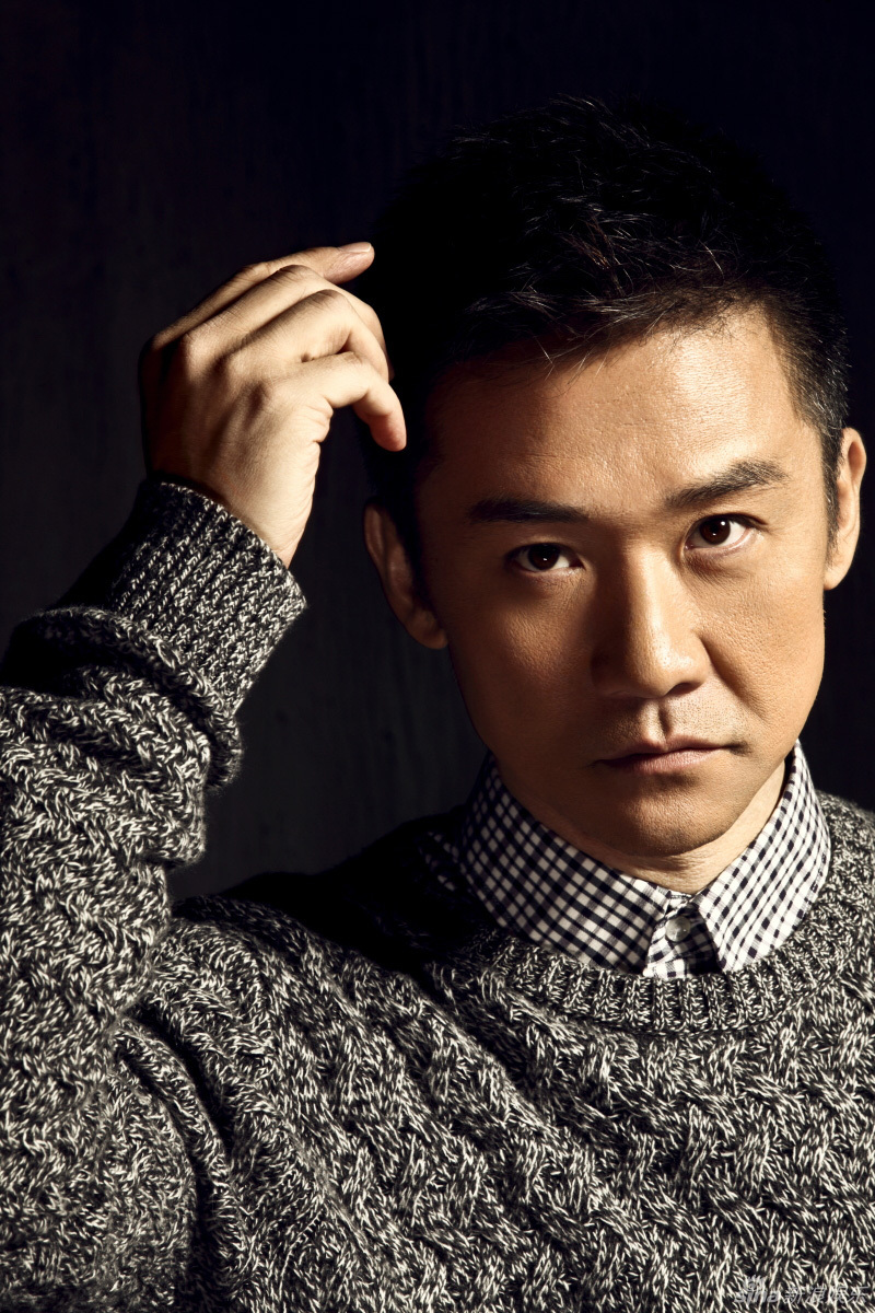 组图:魅力大叔黄志忠登封面 绅士装男人味十足_高清图集_新浪网