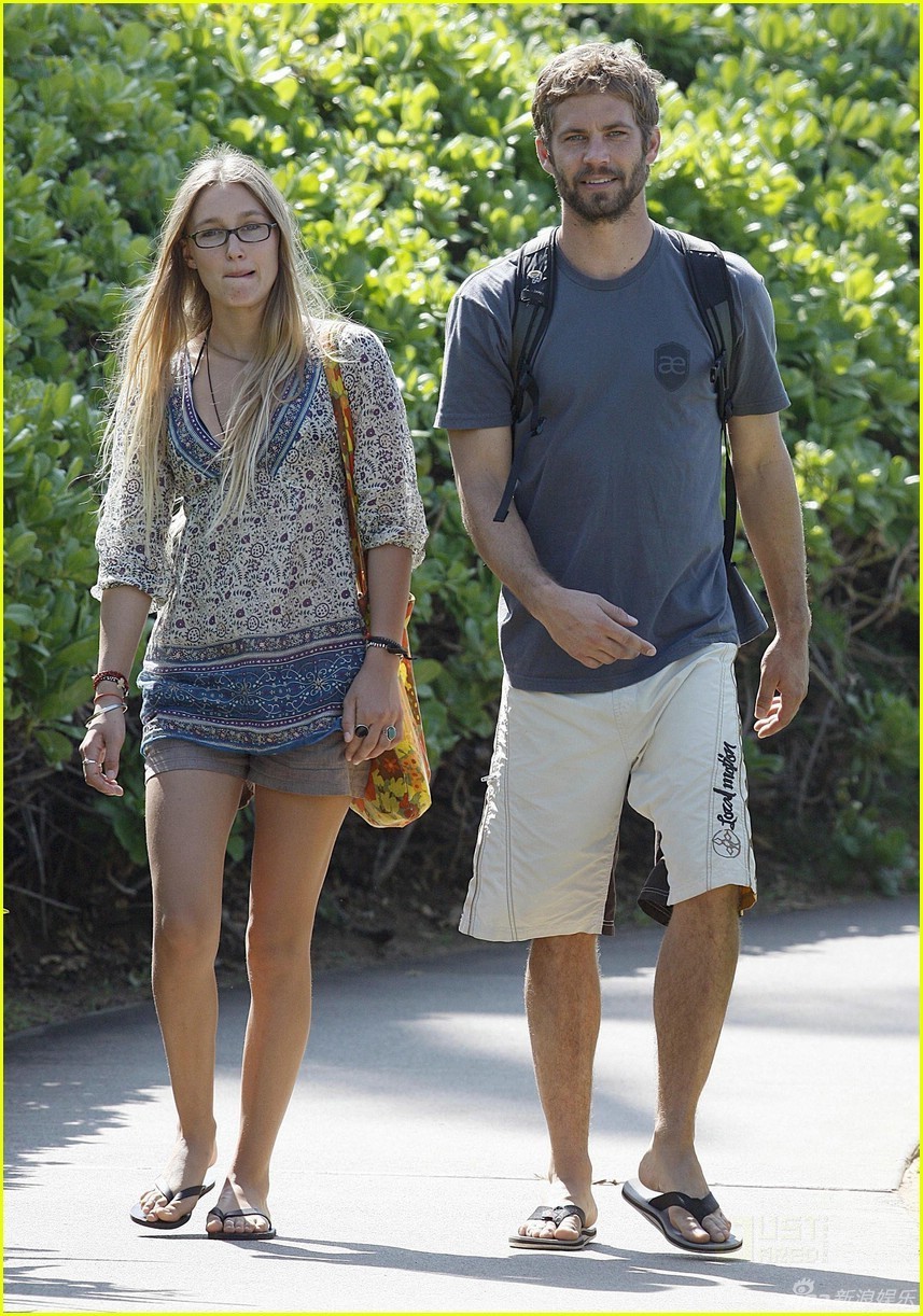 组图:盘点保罗-沃克与小女友贾斯敏恩爱瞬间_高清图集_新浪网