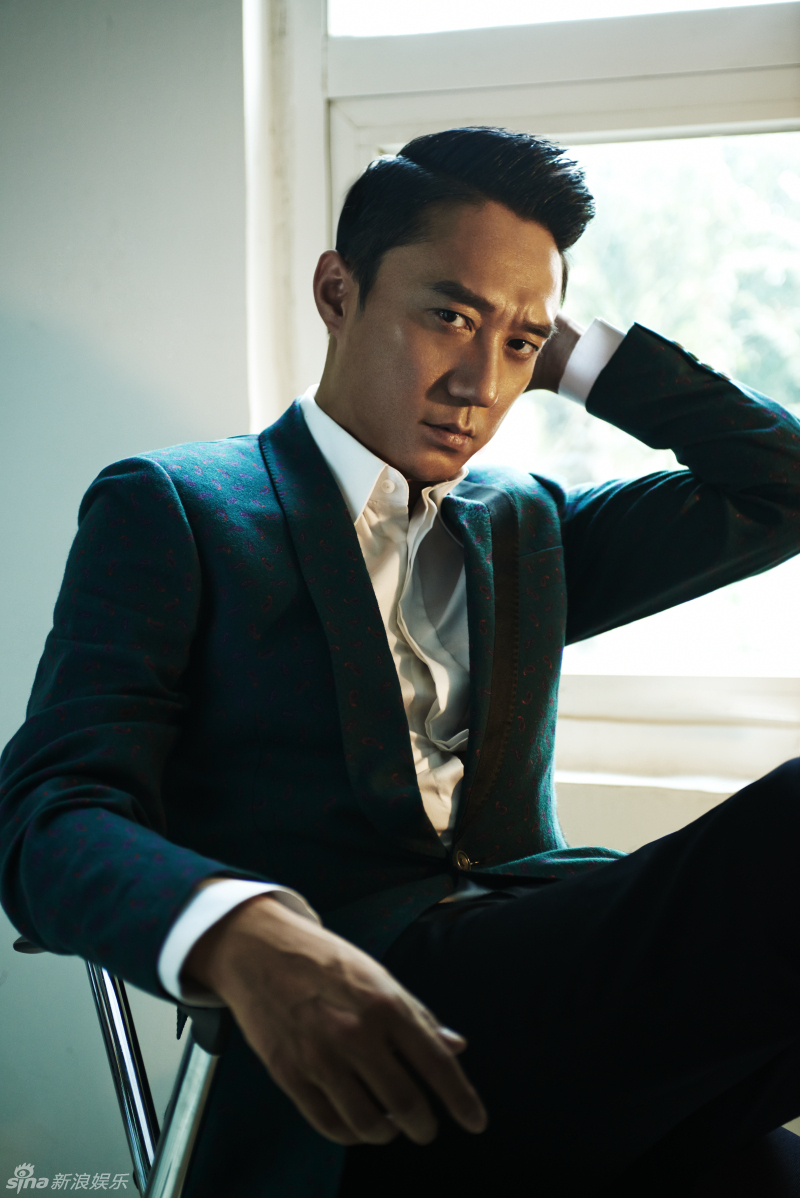 06 15:03:19 1 / 5 新浪娱乐讯 演员王新在热播电视剧《狼烟》中饰演