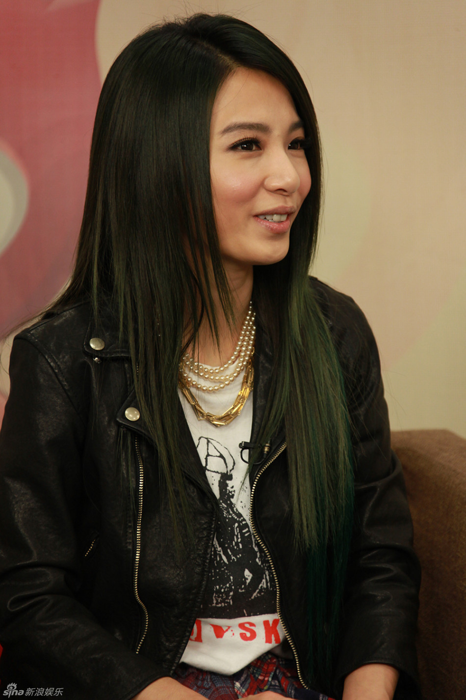 田馥甄做客新浪聊新专辑《渺小》