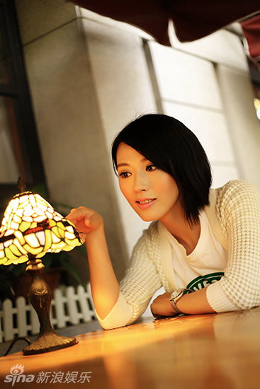 组图:单薇秋冬写真大片 展现清新温暖气质_高清图集_新浪网