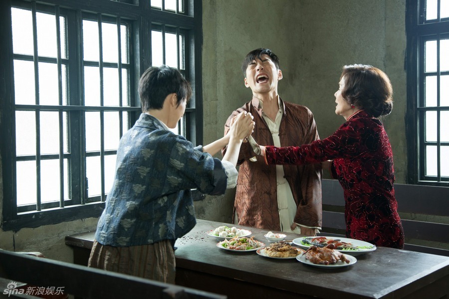 《绞刑架》江沪开播 严宽归亚蕾再合作