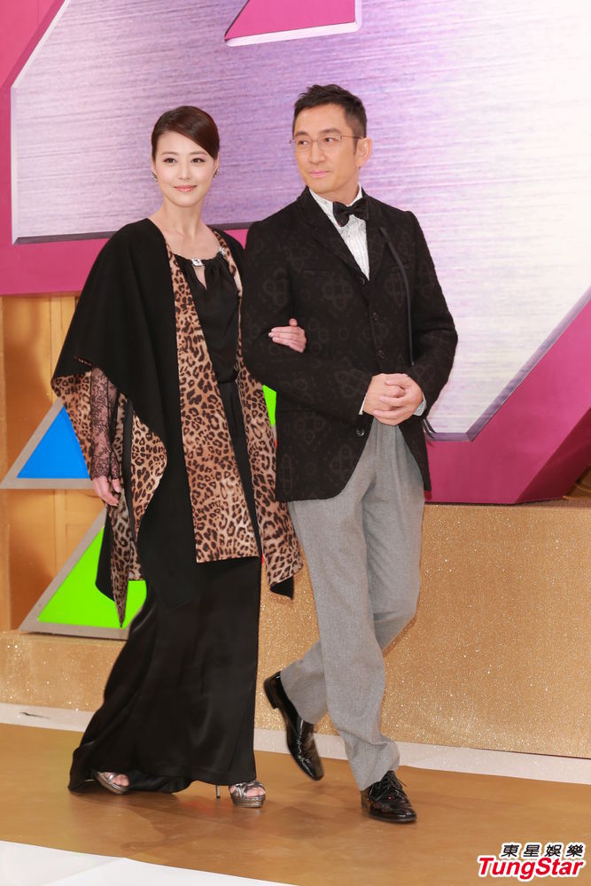 组图:tvb台庆钟嘉欣杨怡竞艳 黄忠泽吴卓羲抢镜_高清图集_新浪网