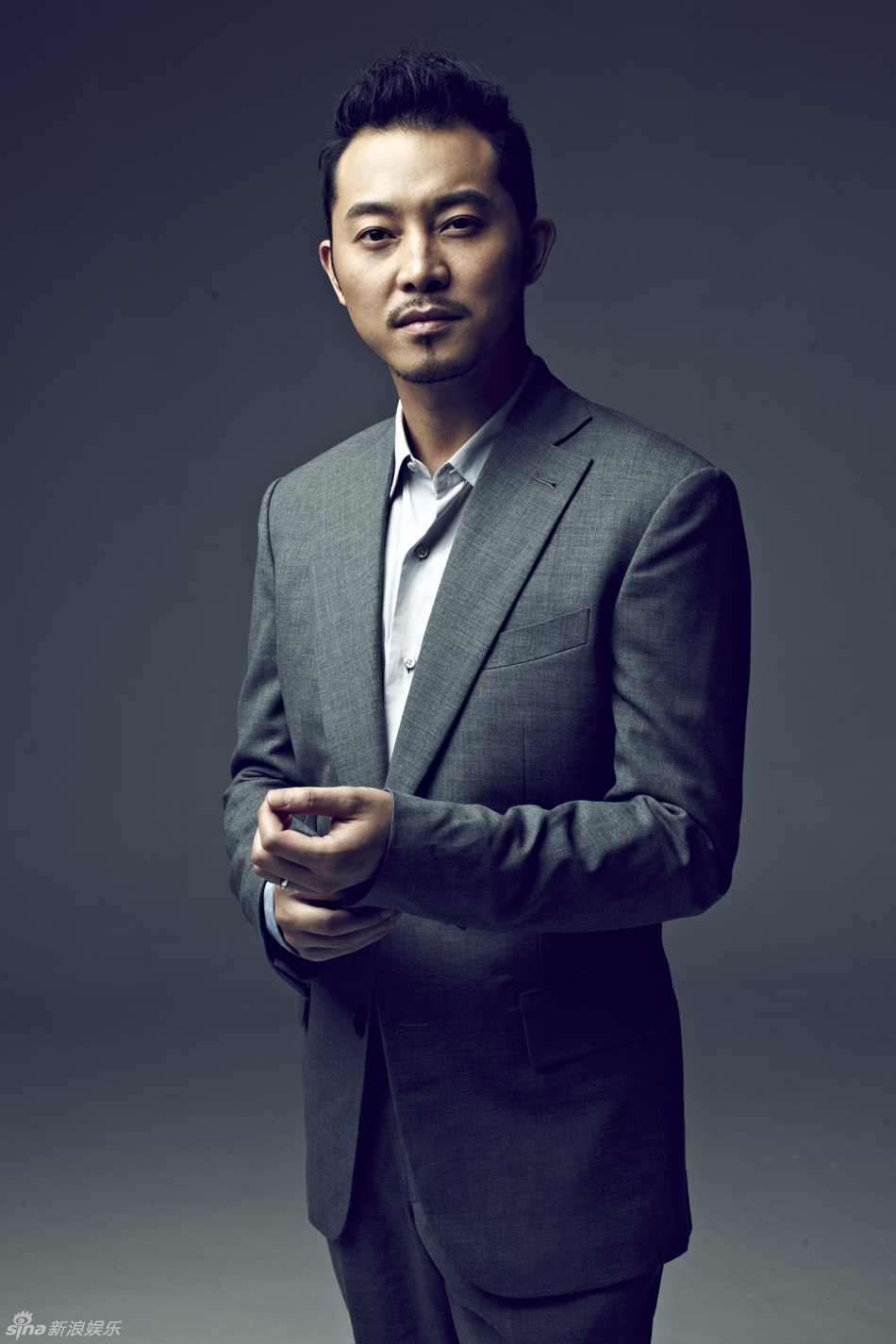 组图:双面沙溢时尚大片 成熟沉稳气场十足_高清图集_新浪网