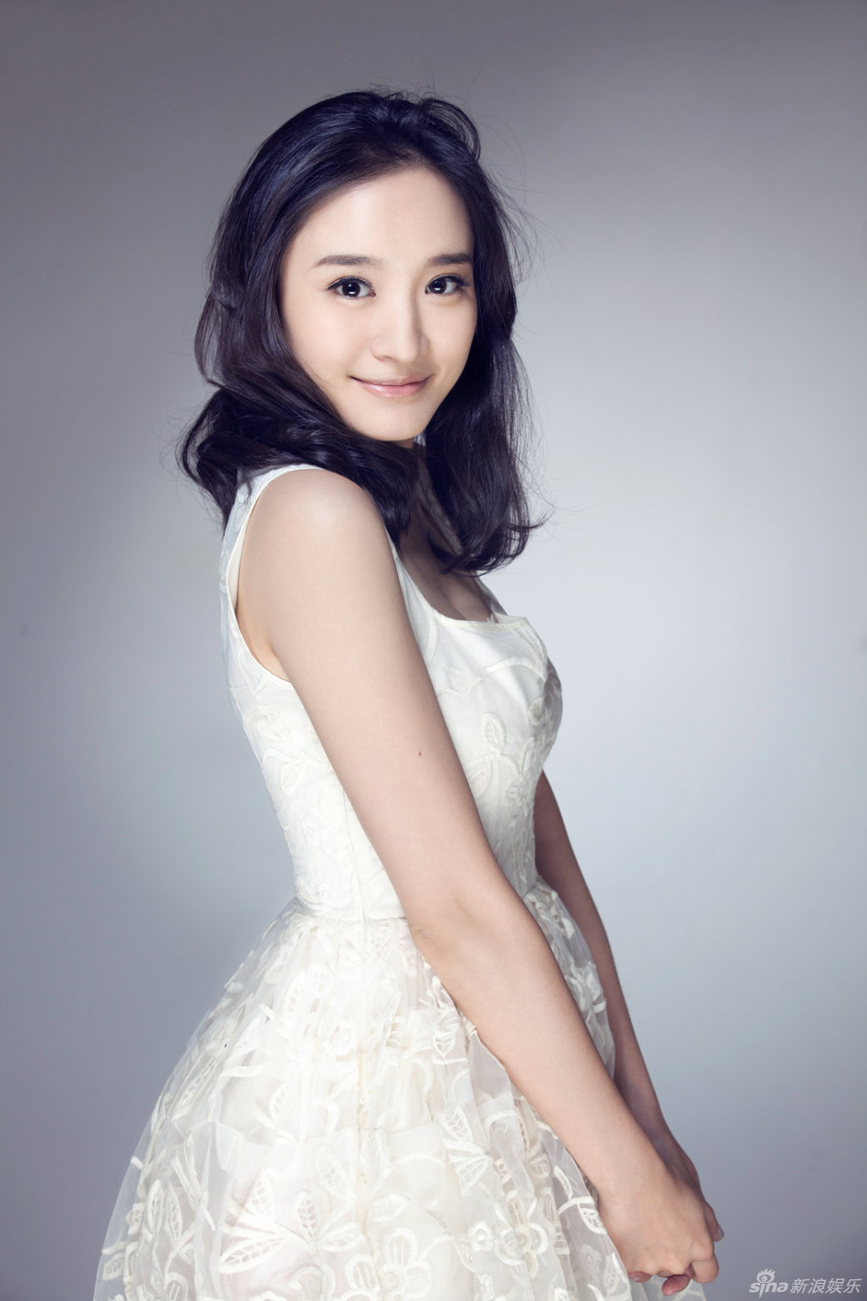 组图:林好蓝白写真清纯温暖活泼似精灵_高清图集_新浪网